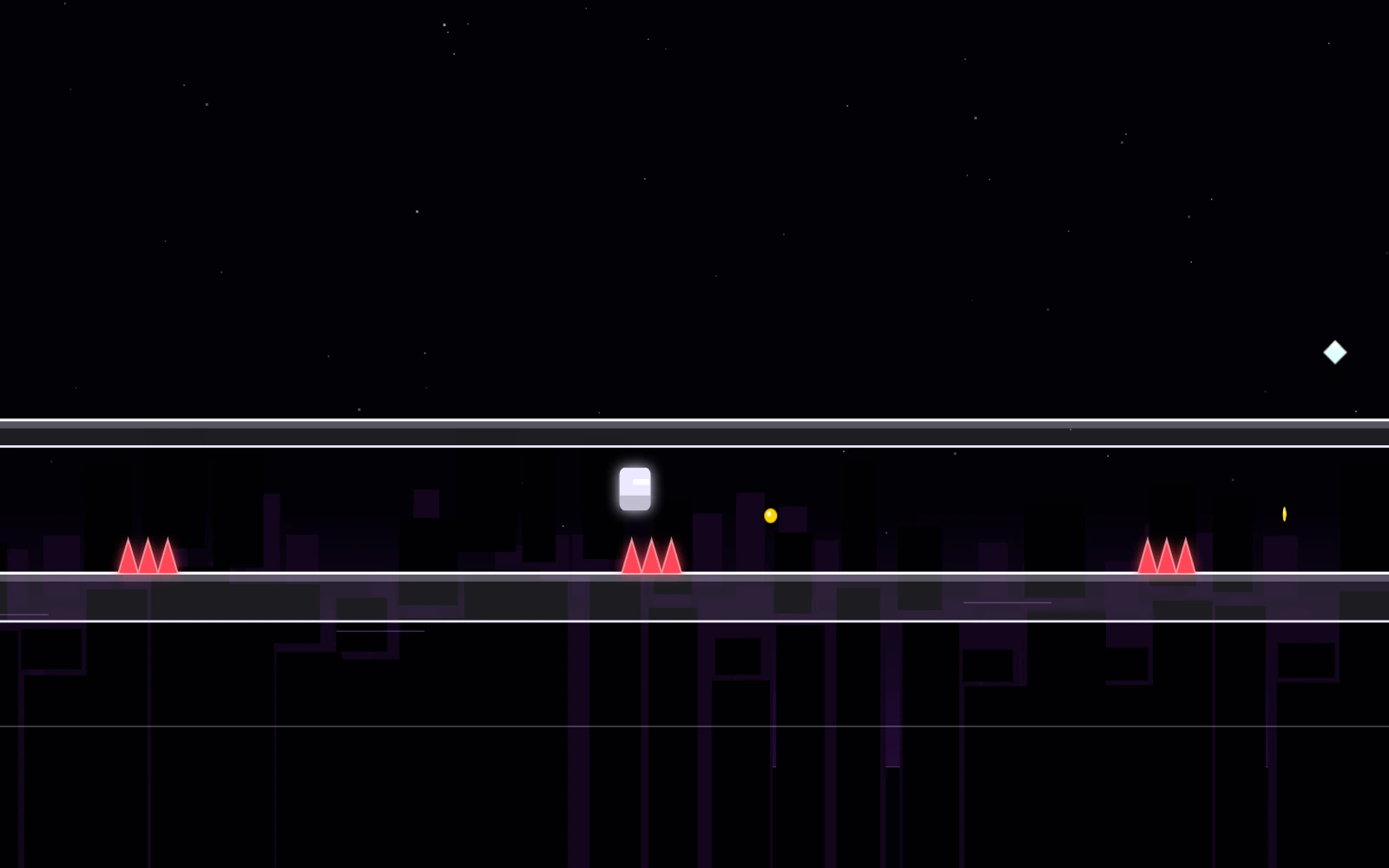 Der weiße Würfel hüpft in einem flachen Gang zwischen Boden und Decke über eine Gruppe roter Spikes. Vor und hinter ihm stehen weitere Spikes, oben rechts schwebt ein Diamant. Der Hintergrund ist fast schwarz mit violetten Gebäudeumrissen.